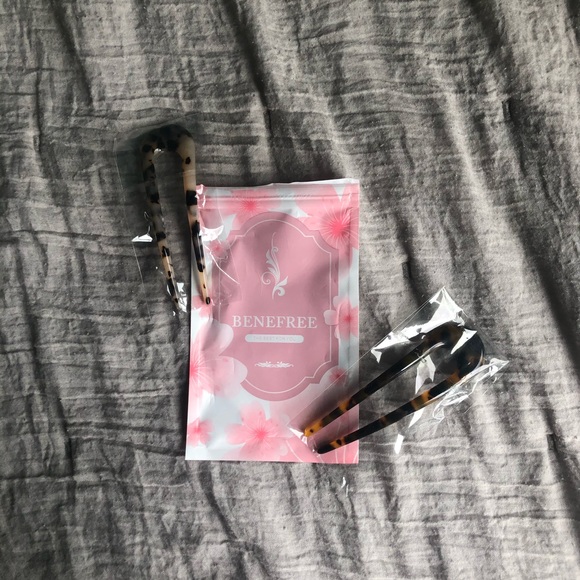 Other - NWOT Benefree U shaped tortoise shell pair pins
